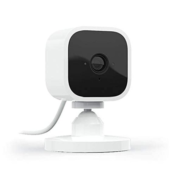 Blink Mini – Compact indoor plug-in smart security camera, 1080p HD video - Picture 5 of 11